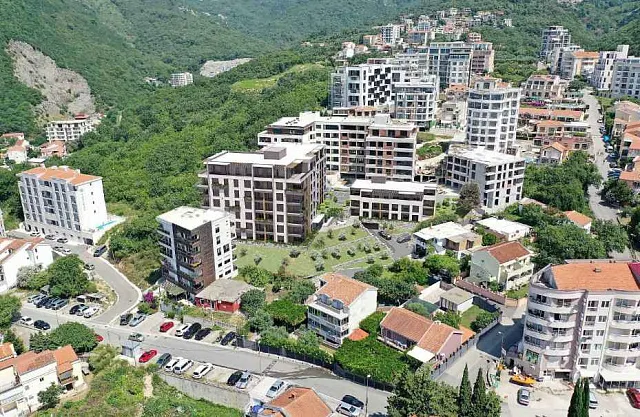Apartment for sale in Bečići with a beautiful sea view — photo 7